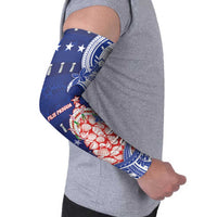 Northern Mariana Islands Christmas Arm Sleeves Seashell Xmas Tree Tribal Waves - Polynesian Pride