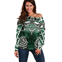 Personalised Maori Ngati Maniapoto Off Shoulder Sweater Silver Fern Kowhaiwhai Art LT01 Women Green - Polynesian Pride