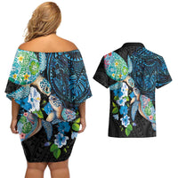 Hawaiian Couple Turtles Honi Couples Matching Off Shoulder Short Dress and Hawaiian Shirt Polynesian Art Motifs and Hibiscus Black Blue Color - Polynesian Pride