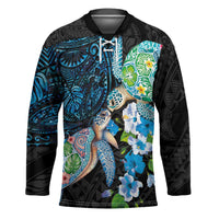 Hawaiian Couple Turtles Honi Hockey Jersey Polynesian Art Motifs and Hibiscus Black Blue Color - Polynesian Pride