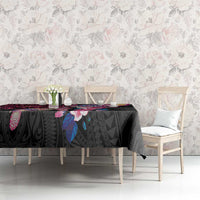 Hawaiian Couple Turtles Honi Tablecloth Polynesian Art Motifs and Hibiscus Black Red Color - Polynesian Pride