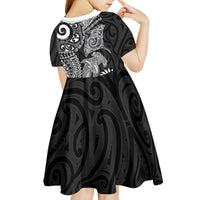Aotearoa Maori Sea Animals Tribal Kid Short Sleeve Dress Manta Ray and Shark Moko Pattern Black Color