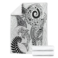 Aotearoa Maori Sea Animals Tribal Blanket Manta Ray and Shark Moko Pattern White Color LT03 - Polynesian Pride