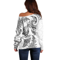 New Zealand Sea Animals with Maori Tribal Tattoo Off Shoulder Sweater Shark Manta Ray with Silver Fern White