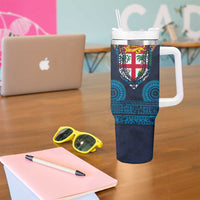 Fiji Coat of Arms Traditional Dashiki Tumbler With Handle Tapa Art and Palm Leaves Pattern Dark Navy Color - Polynesian Pride