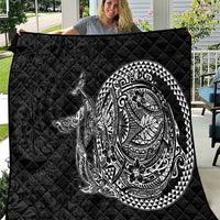 Hawaiian Whales Polynesian Art Motifs Quilt Black Color - Polynesian Pride