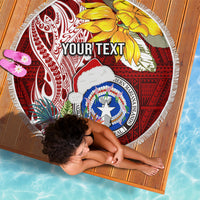 Custom Northern Mariana Islands Christmas Beach Blanket Funny Santa Hug Latte Stone Ylang-ylang and Polynesia Pattern Red LT03 - Polynesian Pride