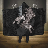 Hawaiian Turtle Love Couple Hooded Blanket - Sweet Hibiscus and Kakau Pattern Grayscale Color