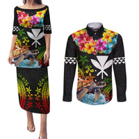 Hawaii Lei Day Couples Matching Puletasi and Long Sleeve Button Shirt Hibiscus Wreath and Polynesian Pattern LT03 Black - Polynesian Pride