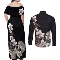 Hawaiian Plumeria and Turtle Couples Matching Off Shoulder Maxi Dress and Long Sleeve Button Shirt with Polynesian Tribal Art Pattern Grayscale Color
