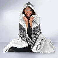 Rugby Fiji Hooded Blanket Fijian Masi Tribal Sporty Style White Color - Polynesian Pride