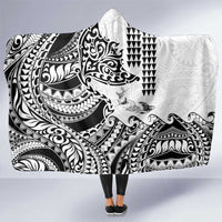Hawaiian Tribal Manta Ray Hooded Blanket Kakau Tattoo and Polynesian Art Motif Pattern