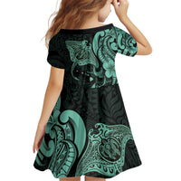 Hawaiian Manta Rays Kid Short Sleeve Dress Tribal Hibiscus Polynesian Tattoos Turquoise Color - Polynesian Pride