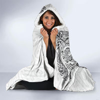 Aotearoa Moko Tribal Tattoo Hooded Blanket New Zealand Maori Penguin and Fantail White Color