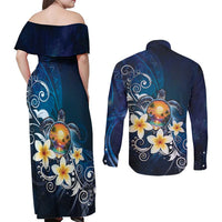 Hawaii Honu Couples Matching Off Shoulder Maxi Dress and Long Sleeve Button Shirt Polynesian Curves Plumeria - Polynesian Pride