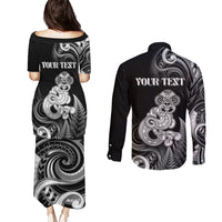 Personalised New Zealand Maori Taniwha Couples Matching Puletasi and Long Sleeve Button Shirt Silver Fern Black Version