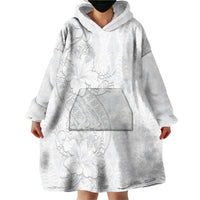 Tokelau White Sunday Wearable Blanket Hoodie Elegant Hibiscus Polynesian Tribal Pattern LT05 - Polynesian Pride