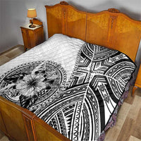 Hibiscus With White Austronesian Tattoo Pattern Quilt - Polynesian Pride