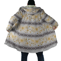 Samoa White Sunday Cloak Samoan Tapa Yellow Hibiscus LT05 - Polynesian Pride