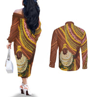 Hawaii King Kamehameha Couples Matching Off The Shoulder Long Sleeve Dress and Long Sleeve Button Shirt Hawaiian Kakau Pattern With Leis