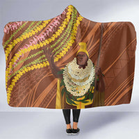 Hawaii King Kamehameha Hooded Blanket Hawaiian Kakau Pattern With Leis LT05 One Size Brown - Polynesian Pride