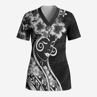 Polynesian Women's Day Scrub Top Black Hibiscus Flowers With Polynesian Pattern LT05 Adult Black - Polynesian Pride
