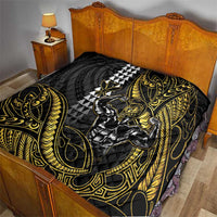 Hawaii Ikaika Warrior Helmet Quilt Gold Style