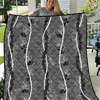 Hawaii Maile Lei Quilt With Gray Monstera Pattern