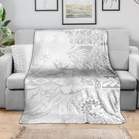 Samoa Siapo Pattern With White Hibiscus Blanket
