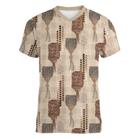 Aloha Hawaii Vintage Kahili Pa'a Lima Women V-Neck T-Shirt Palaka Print Cozy Beige