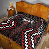 Maori Taiaha Whakairo Personalized Quilt Red Poutama Motifs