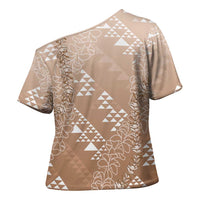 Hawaii Beige Kapa Cross Shoulder Shirt Vintage 'Ohe Kāpala Motifs Mix Plumeria Leis