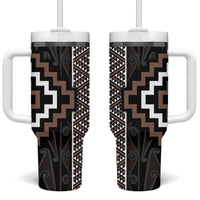 Classic Tukutuku Pattern Aotearoa Tumbler With Handle Niho Taniwha and Puhoro Motifs LT7 One Size: 40 oz Brown - Polynesian Pride