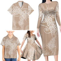 Aotearoa Maori Koru Curves Family Matching Long Sleeve Bodycon Dress and Hawaiian Shirt Silver Ferns - Mocha