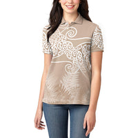 Aotearoa Maori Koru Curves Women Polo Shirt Silver Ferns - Mocha