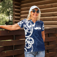 New Zealand Maori Mo Bros Women Polo Shirt Blue Ribbon With Koru Kowhaiwhai - Polynesian Pride