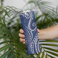 Polynesia Plumeria Lei Skinny Tumbler Navy Blue Curves Motif