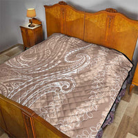 Polynesia Plumeria Lei Quilt Beige Curves Motif