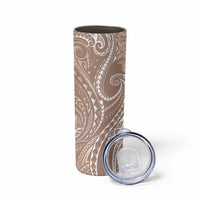 Polynesia Plumeria Lei Skinny Tumbler Beige Curves Motif