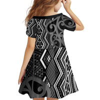 Maori Taniko Patterns Kid Short Sleeve Dress Black Patiki Motifs Mix Whakairo Ngaru