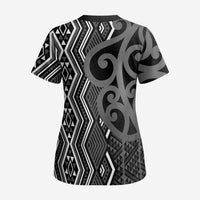 Maori Taniko Patterns Scrub Top Black Patiki Motifs Mix Whakairo Ngaru - Polynesian Pride
