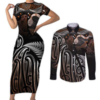 Aotearoa Maori - Australia Indigenous Couples Matching Short Sleeve Bodycon Dress and Long Sleeve Button Shirt Koiri Whakairo Mix Aboriginal Art - Polynesian Pride