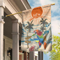 Christmas In July - Hawaii Retro Garden Flag Lost In Parrot-dise
