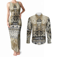 Aotearoa Iwi Waikato Tainui Couples Matching Tank Maxi Dress and Long Sleeve Button Shirt Maori Wharenui House Tribal Pattern LT9 Light Gold - Polynesian Pride