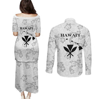 Hawaii Lei Kamehameha Couples Matching Puletasi and Long Sleeve Button Shirt Ke'oke'o Seamless Pattern Hibiscus Flower LT9 - Polynesian Pride