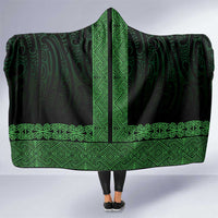 New Zealand Maori Kowhaiwhai Hooded Blanket Kakariki Maui and Mangopare