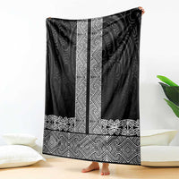 New Zealand Maori Kowhaiwhai Blanket Pango Maui and Mangopare
