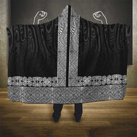 New Zealand Maori Kowhaiwhai Hooded Blanket Pango Maui and Mangopare