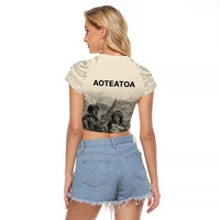 Whanau Maori Language Raglan Cropped T Shirt Te Reo Maori Inspired Art LT9 - Polynesian Pride
