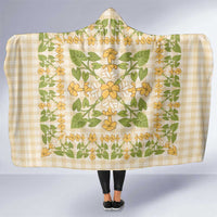 Squares Puakenikeni and Kalo Hooded Blanket Beige Palaka Hawaiian Quilt Pattern - Polynesian Pride
